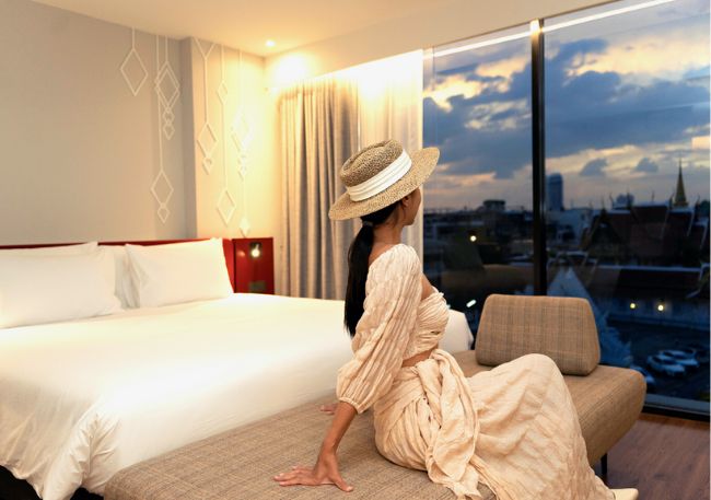 Staycation แพ็คเกจ ห้อง Superior 1 คืน  พร้อมวันเดย์ทริปไหว้พระวัดดังรอบเกาะพระนคร สำหรับ 2 ท่าน